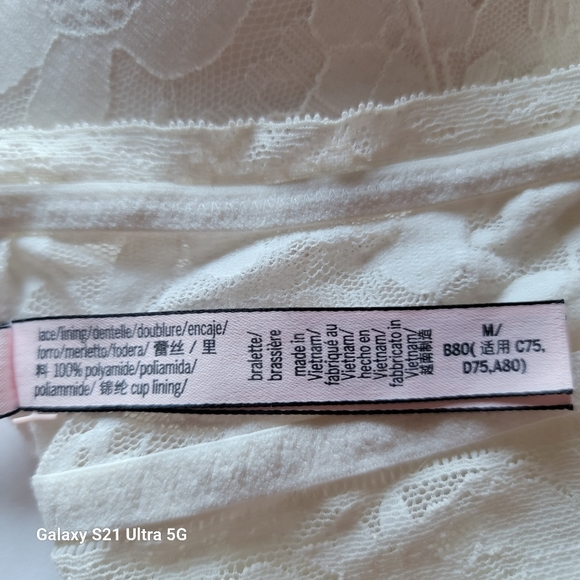 Victoria Secret Lace Wireless Lined Racerback Bralette Set Of 2 Black/White Sz M - Picture 14 of 16